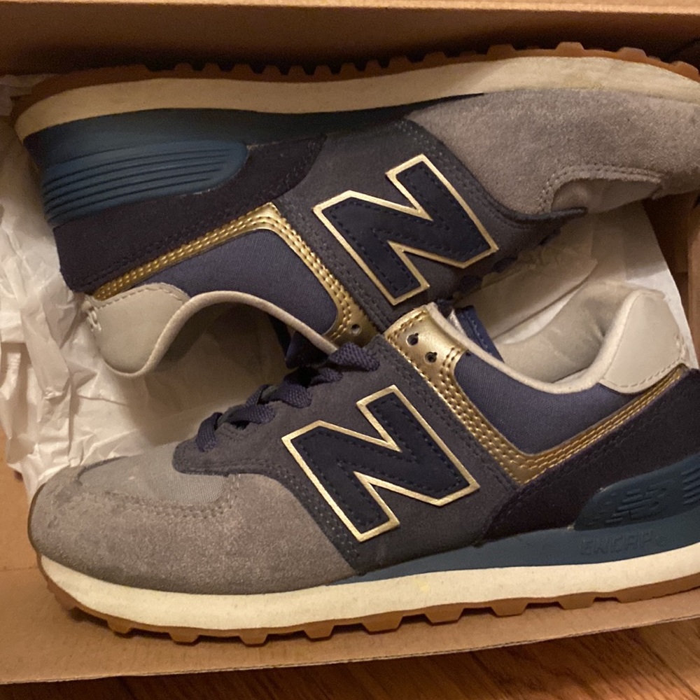 New Balance - Picture 2 of 12